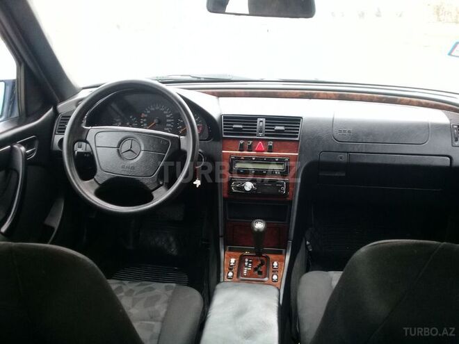 Mercedes C 200 2000, 134,289 km - 2.0 л - Sabirabad