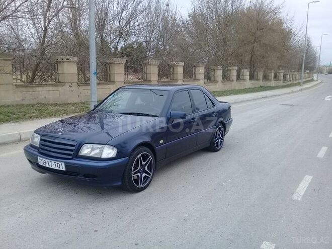 Mercedes C 200 2000, 134,289 km - 2.0 л - Sabirabad