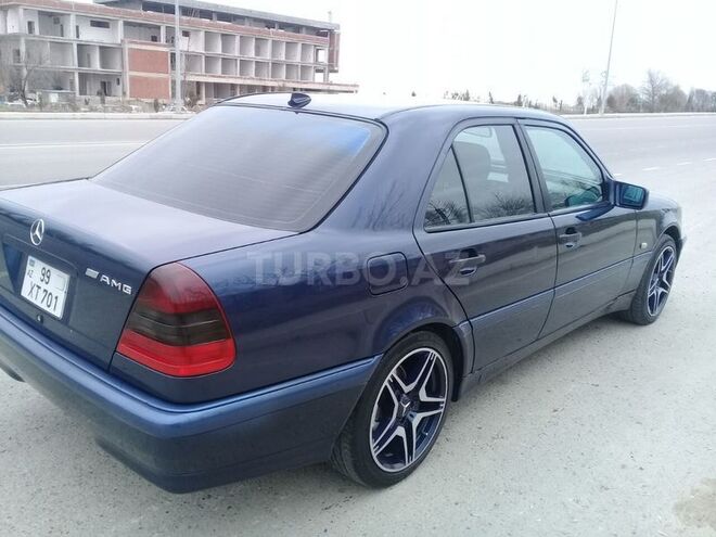 Mercedes C 200 2000, 134,289 km - 2.0 л - Sabirabad