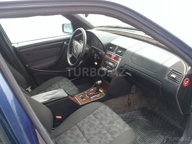 Mercedes C 200 2000, 134,289 km - 2.0 л - Sabirabad