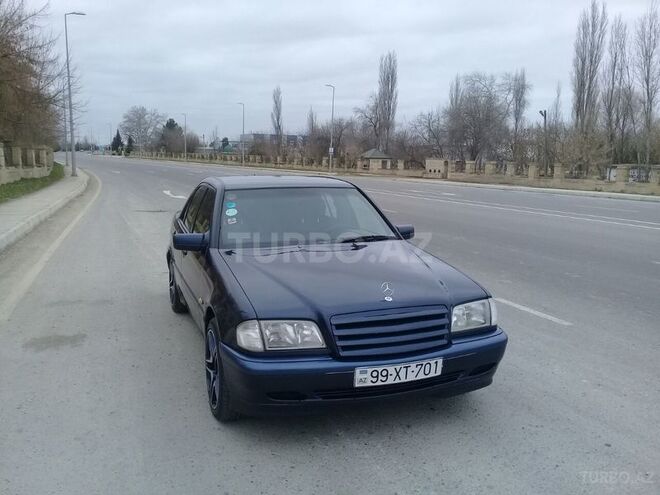 Mercedes C 200 2000, 134,289 km - 2.0 л - Sabirabad