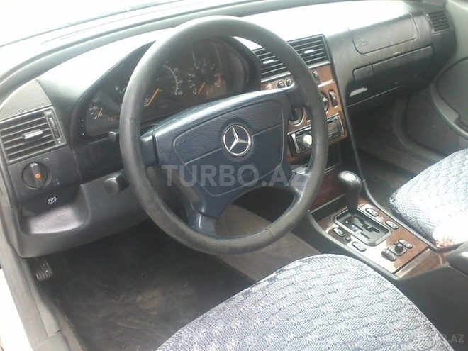 Mercedes C 230 1998, 238,000 km - 2.3 l - Sumqayıt