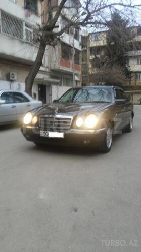 Mercedes E 240 1998, 252,000 km - 2.4 l - Bakı