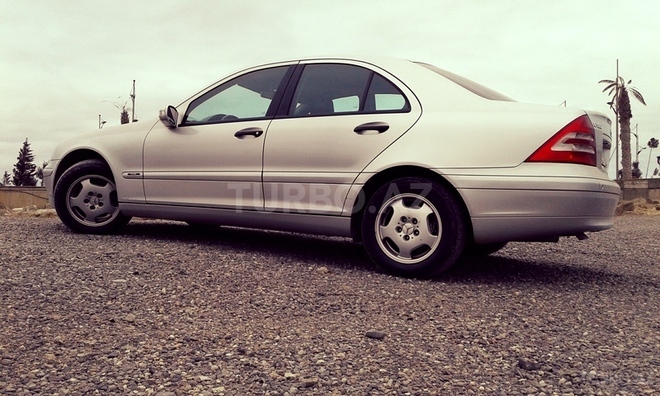 Mercedes C 200 2002, 101,000 km - 2.0 l - Bakı