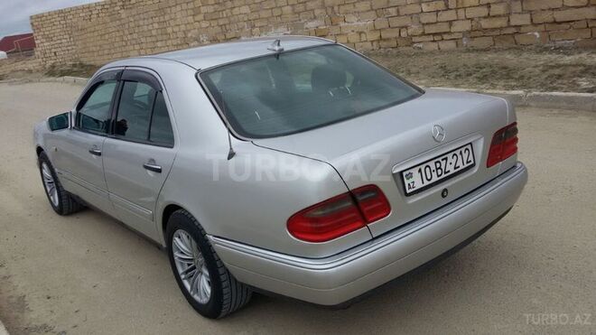 Mercedes E 230 1995, 300,000 km - 2.3 l - Bakı