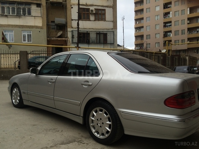 Mercedes E 240 1999, 185,330 km - 2.4 л - Bakı