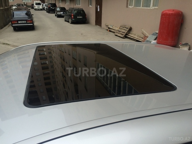 Mercedes E 240 1999, 185,330 km - 2.4 л - Bakı