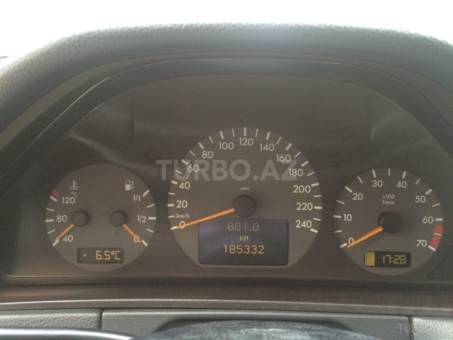 Mercedes E 240 1999, 185,330 km - 2.4 л - Bakı