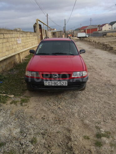 Opel Astra 1995, 406,000 km - 1.6 l - Bakı