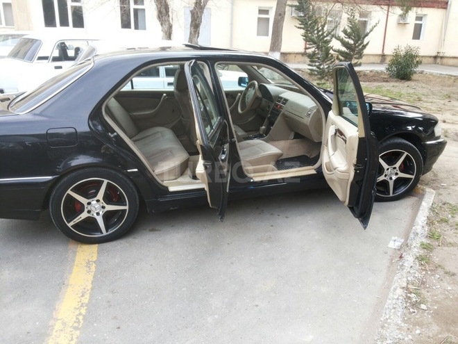 Mercedes C 230 1997, 211,000 km - 2.3 l - Sumqayıt