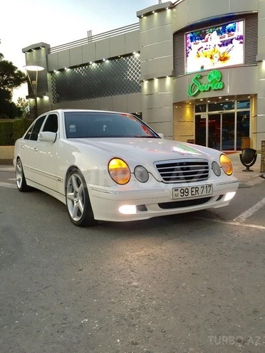 Mercedes E 320 2001, 160,000 km - 3.2 л - Bakı