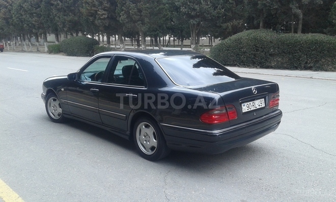 Mercedes E 230 1996, 165,000 km - 2.3 l - Sumqayıt