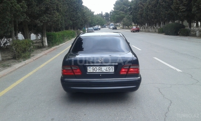 Mercedes E 230 1996, 165,000 km - 2.3 l - Sumqayıt