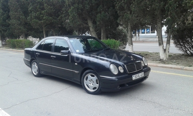 Mercedes E 230 1996, 165,000 km - 2.3 l - Sumqayıt
