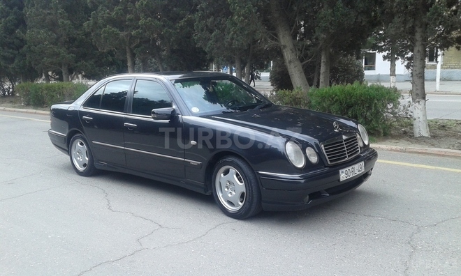 Mercedes E 230 1996, 165,000 km - 2.3 l - Sumqayıt