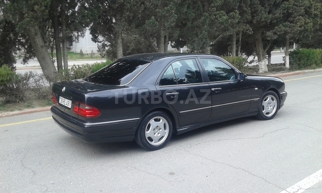 Mercedes E 230 1996, 165,000 km - 2.3 l - Sumqayıt
