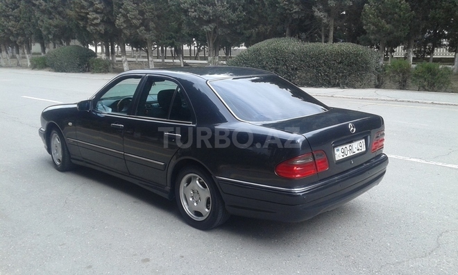Mercedes E 230 1996, 165,000 km - 2.3 l - Sumqayıt