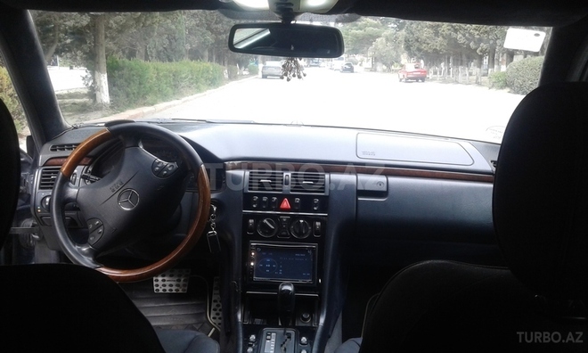 Mercedes E 230 1996, 165,000 km - 2.3 l - Sumqayıt