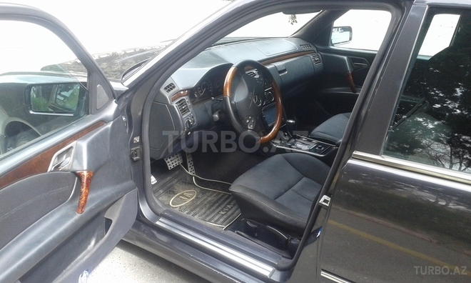 Mercedes E 230 1996, 165,000 km - 2.3 l - Sumqayıt