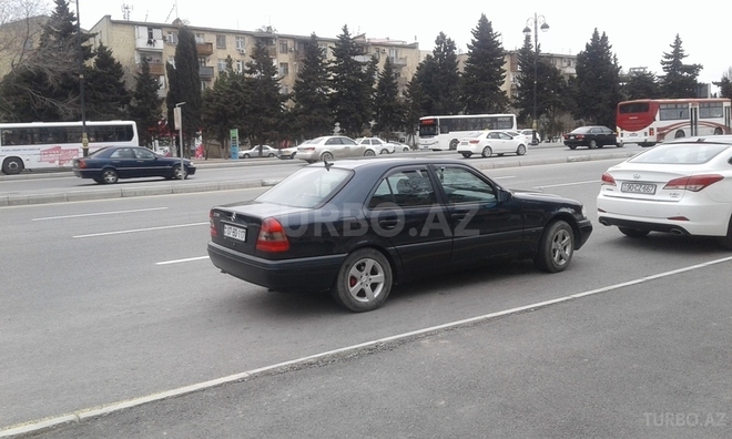 Mercedes C 180 1997, 295,000 km - 0.2 l - Bakı