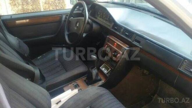 Mercedes E 230 1990, 335,000 km - 2.3 l - Bakı