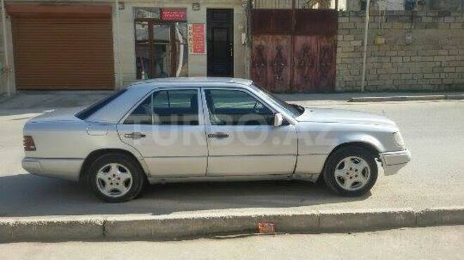 Mercedes E 230 1990, 335,000 km - 2.3 l - Bakı