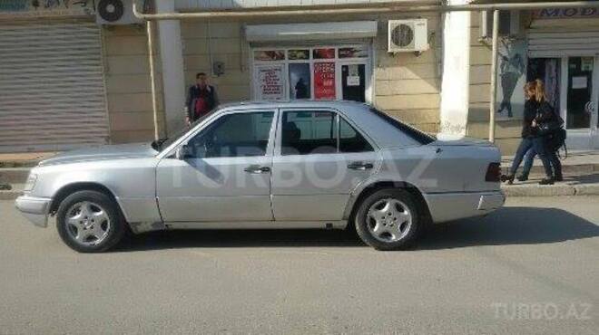 Mercedes E 230 1990, 335,000 km - 2.3 l - Bakı