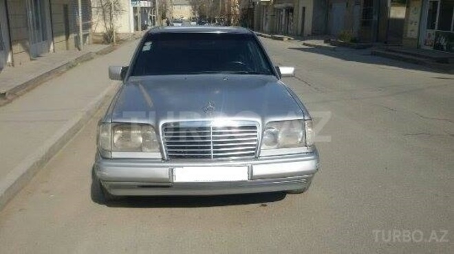 Mercedes E 230 1990, 335,000 km - 2.3 l - Bakı