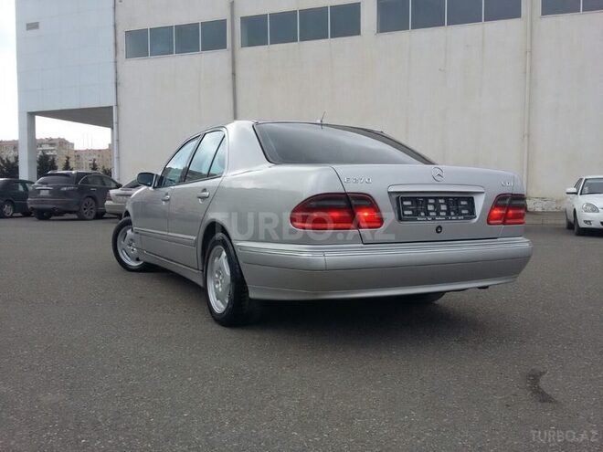Mercedes E 270 2001, 275,000 km - 2.7 l - Bakı