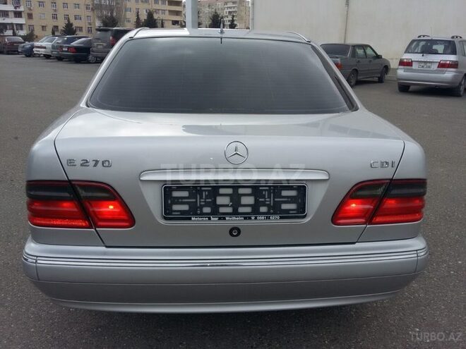 Mercedes E 270 2001, 275,000 km - 2.7 l - Bakı