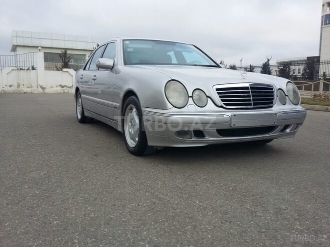 Mercedes E 270 2001, 275,000 km - 2.7 l - Bakı