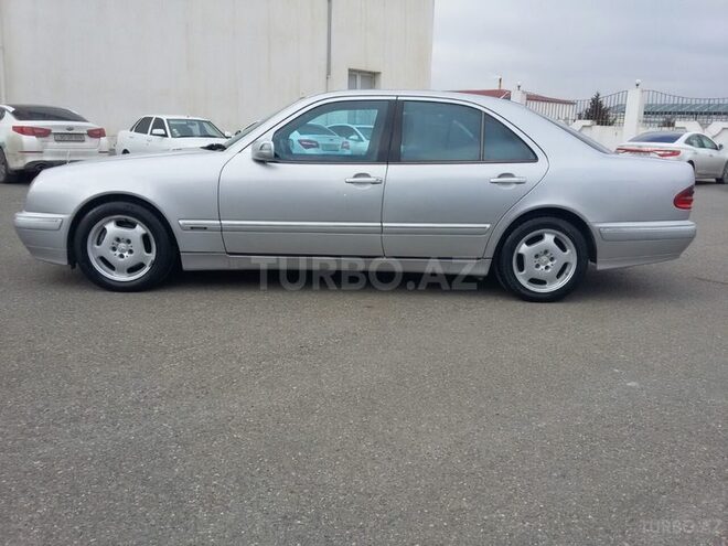 Mercedes E 270 2001, 275,000 km - 2.7 l - Bakı