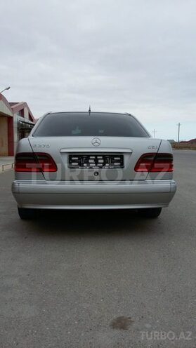 Mercedes E 270 2001, 275,000 km - 2.7 l - Bakı