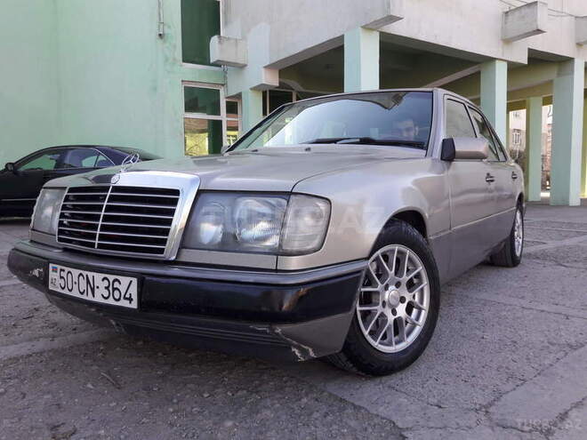 Mercedes E 220 1993, 480,000 km - 2.2 л - Sumqayıt