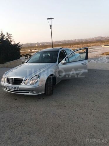Mercedes E 270 2002, 334,000 km - 2.7 l - Bakı