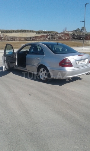 Mercedes E 270 2002, 334,000 km - 2.7 l - Bakı