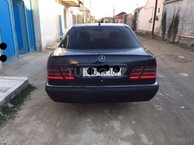 Mercedes E 240 1998, 290,000 km - 2.4 л - Bakı
