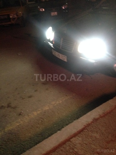 Mercedes E 240 1998, 290,000 km - 2.4 л - Bakı