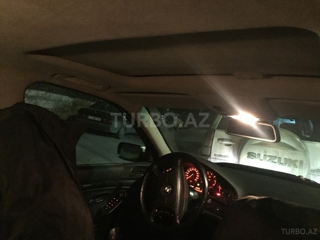 BMW 523 1997, 300,000 km - 2.5 l - Bakı