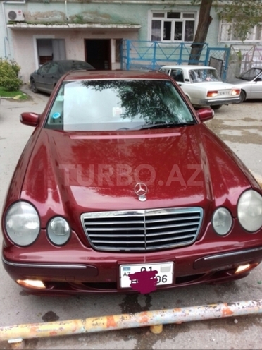 Mercedes E 240 2001, 137,000 km - 2.6 l - Xırdalan