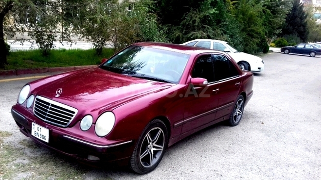 Mercedes E 240 2001, 137,000 km - 2.6 l - Xırdalan