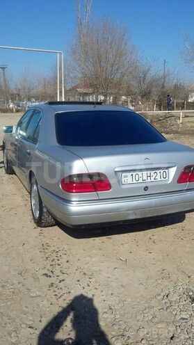 Mercedes E 230 1996, 450,000 km - 2.3 l - Biləsuvar