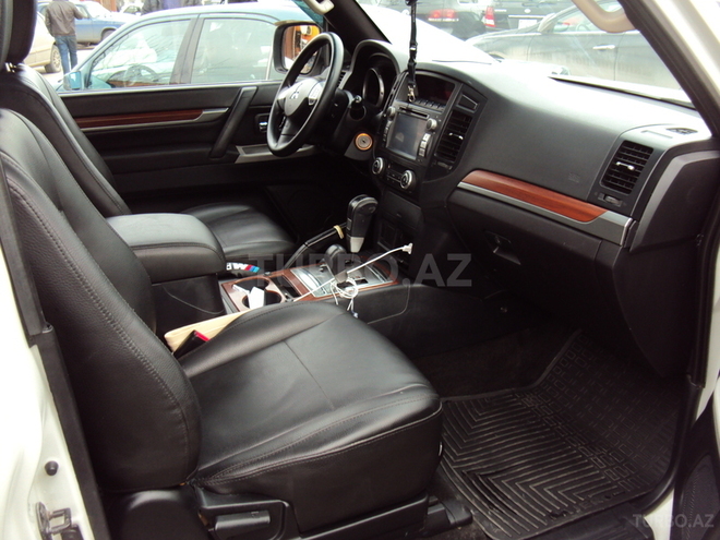 Mitsubishi Pajero 2007, 137,000 km - 3.0 l - Bakı