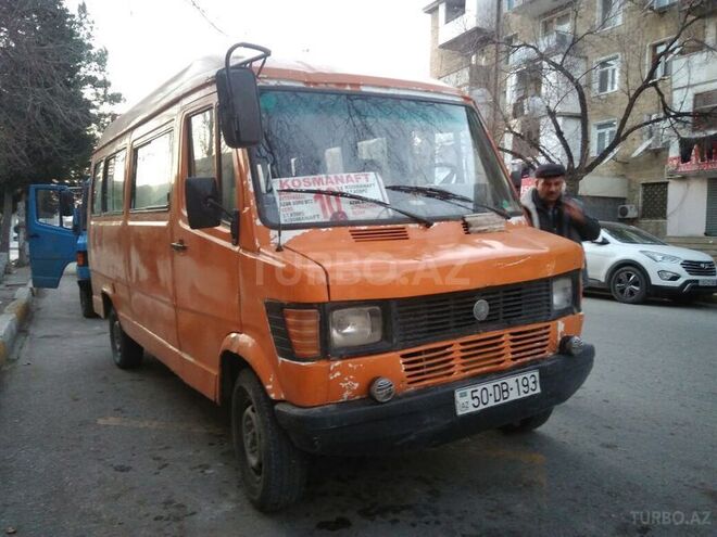 Mercedes 208 D 1992, 185,476 km - 0.4 l - Sumqayıt