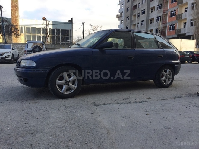 Opel Astra 1996, 320,000 km - 1.6 l - Bakı