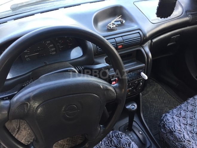 Opel Astra 1996, 320,000 km - 1.6 l - Bakı