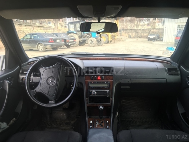 Mercedes C 240 2000, 257,000 km - 2.4 l - Bakı