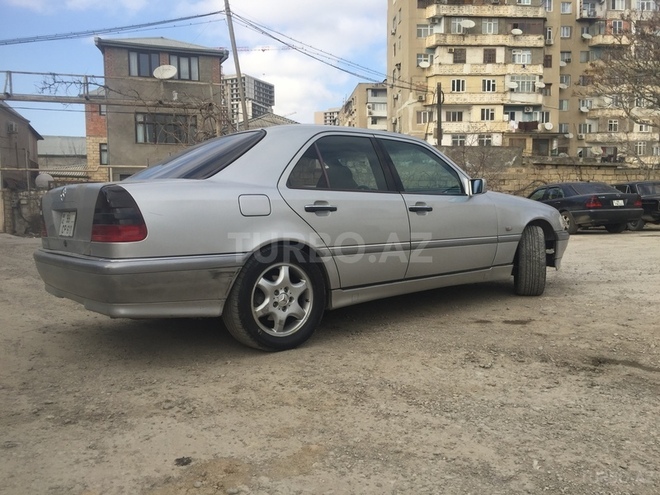 Mercedes C 240 2000, 257,000 km - 2.4 l - Bakı