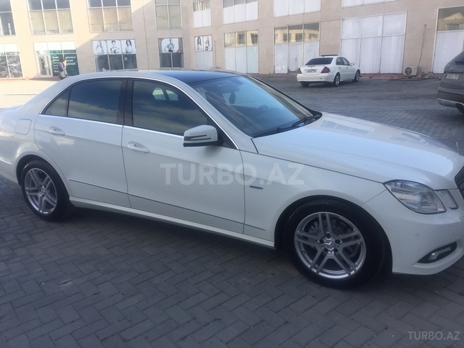 Mercedes E 220 2010, 217,000 km - 2.2 л - Bakı