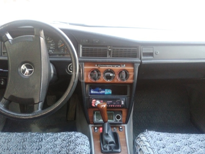 Mercedes 190 1992, 312,540 km - 2.0 l - Sabirabad